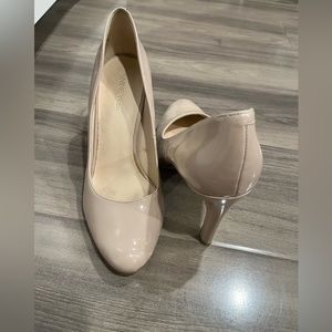 LEAVING CLOSET!! Accepting almost any offer! NUDE ROUND TOE NINE WEST HEELS